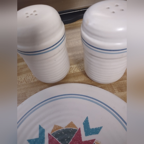 Treasure Craft Pueblo Southwestern Salt Pepper Shakers+Snack Server Made In USA - Picture 5 of 8